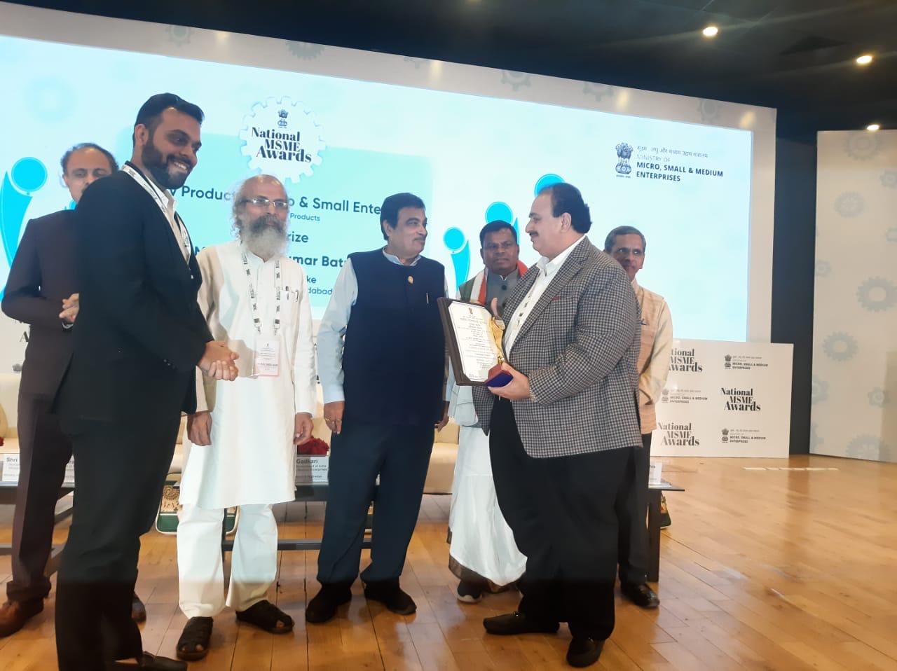 भारत सरकार के मंत्री द्वारा परफेक्ट ब्रेड ग्रुप के चेयरमैन एच.के.बतरा को उत्कृष्ट प्रदर्शन के लिए दिया पुरस्कार